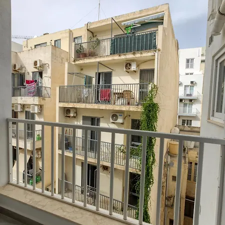 A Beautiful Just Off The Promenade By 360 Estates Apartment *
