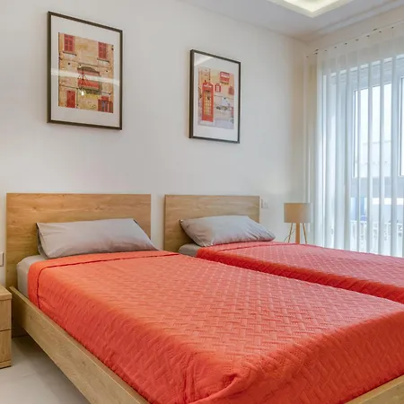 A Beautiful Just Off The Promenade By 360 Estates Apartment
