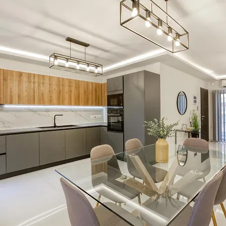 Appartement A Beautiful Just Off The Promenade By 360 Estates *