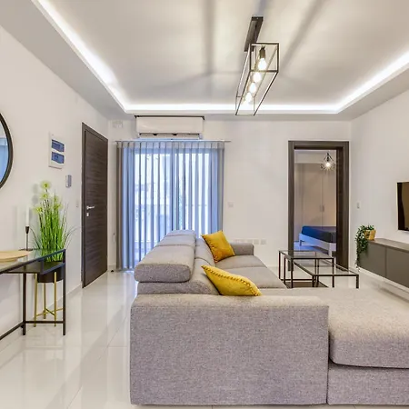Apartment A Beautiful Just Off The Promenade By 360 Estates