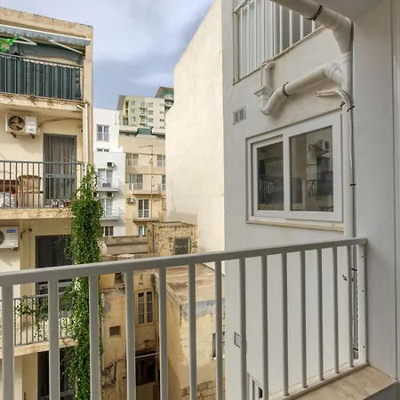 A Beautiful Just Off The Promenade By 360 Estates Apartment *