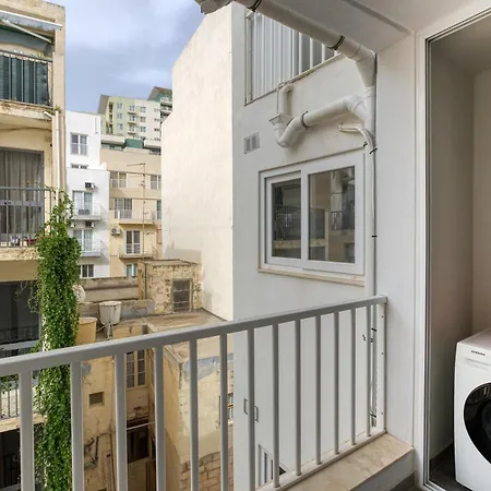 A Beautiful Just Off The Promenade By 360 Estates Apartment