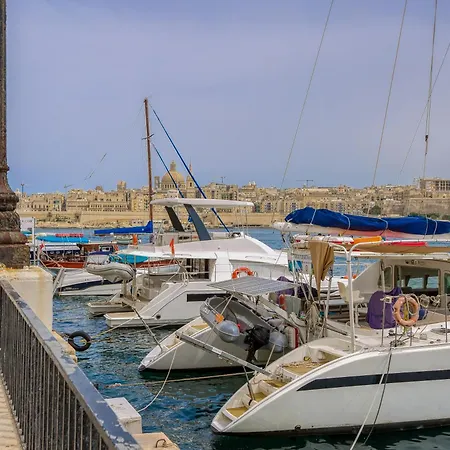 A Beautiful Just Off The Promenade By 360 Estates Appartement Sliema